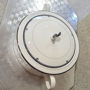 Mikasa Amadeus CAR35 Covered Vegetable Bowl